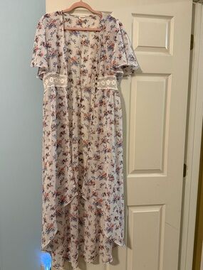 Floral High-Low Kimono in Cream and Blue